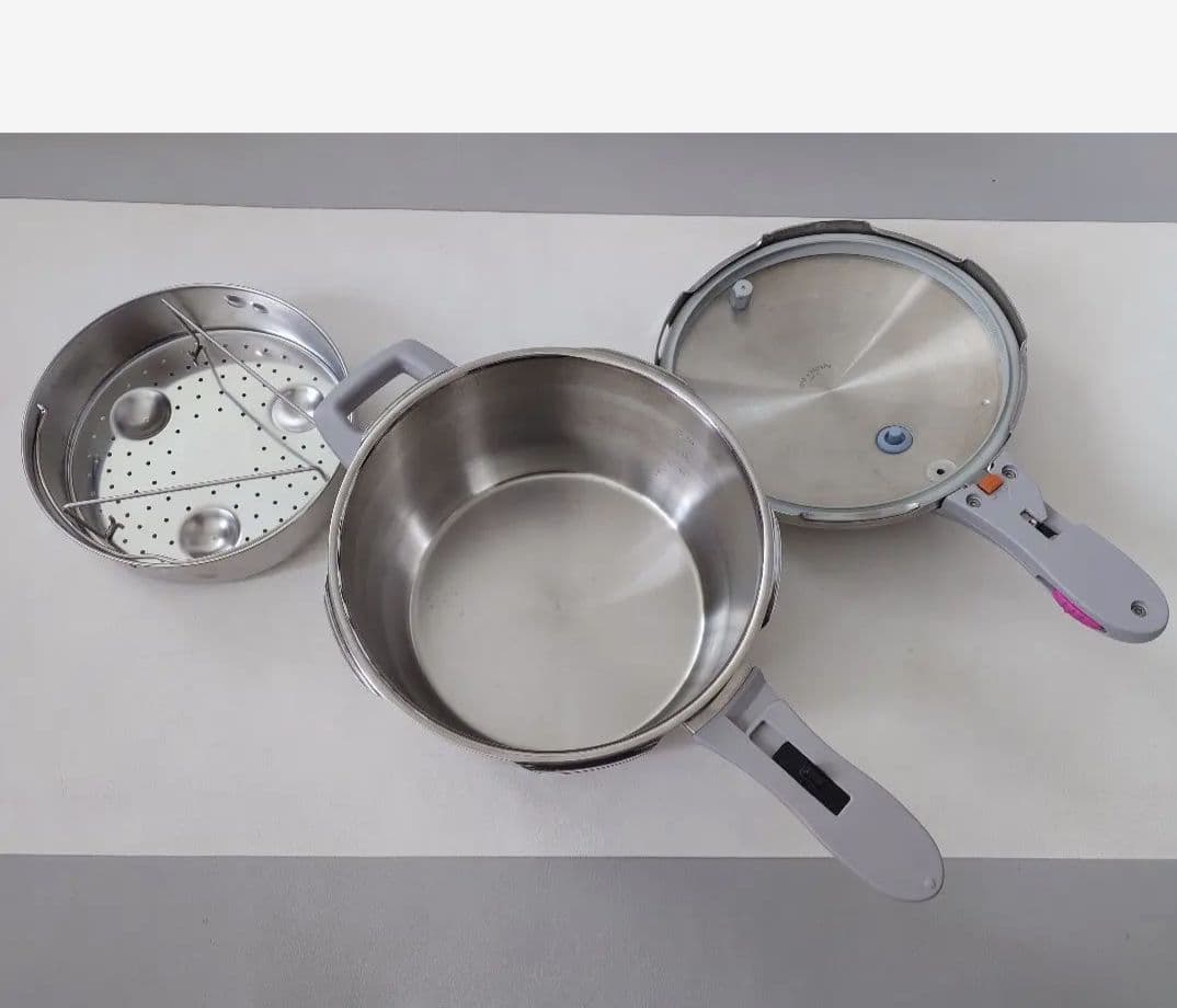 【最終価格】　タッパーウェア　レインボークッカー　圧力鍋　4.5リットル