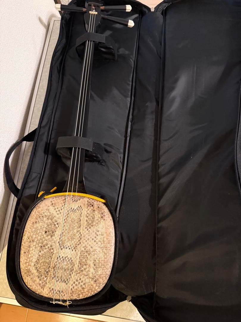 ま*✳様 三線（蛇皮／沖縄購入品）ケース付き さんしん