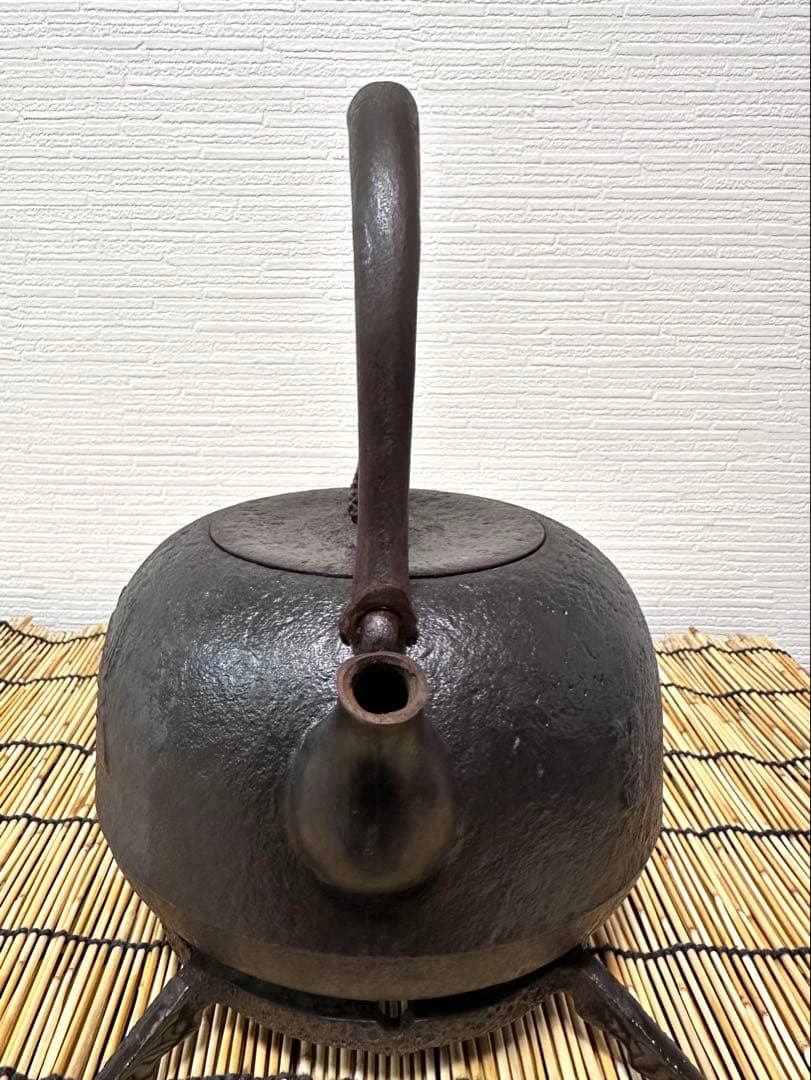 美品 南部成龍堂鋳造所 斎峰 及川 光正造 15型 双馬文様 南部鉄瓶