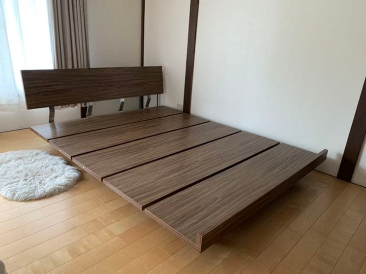 引き取り限定！クイーンサイズ　ローベット/北欧風　すのこベッド