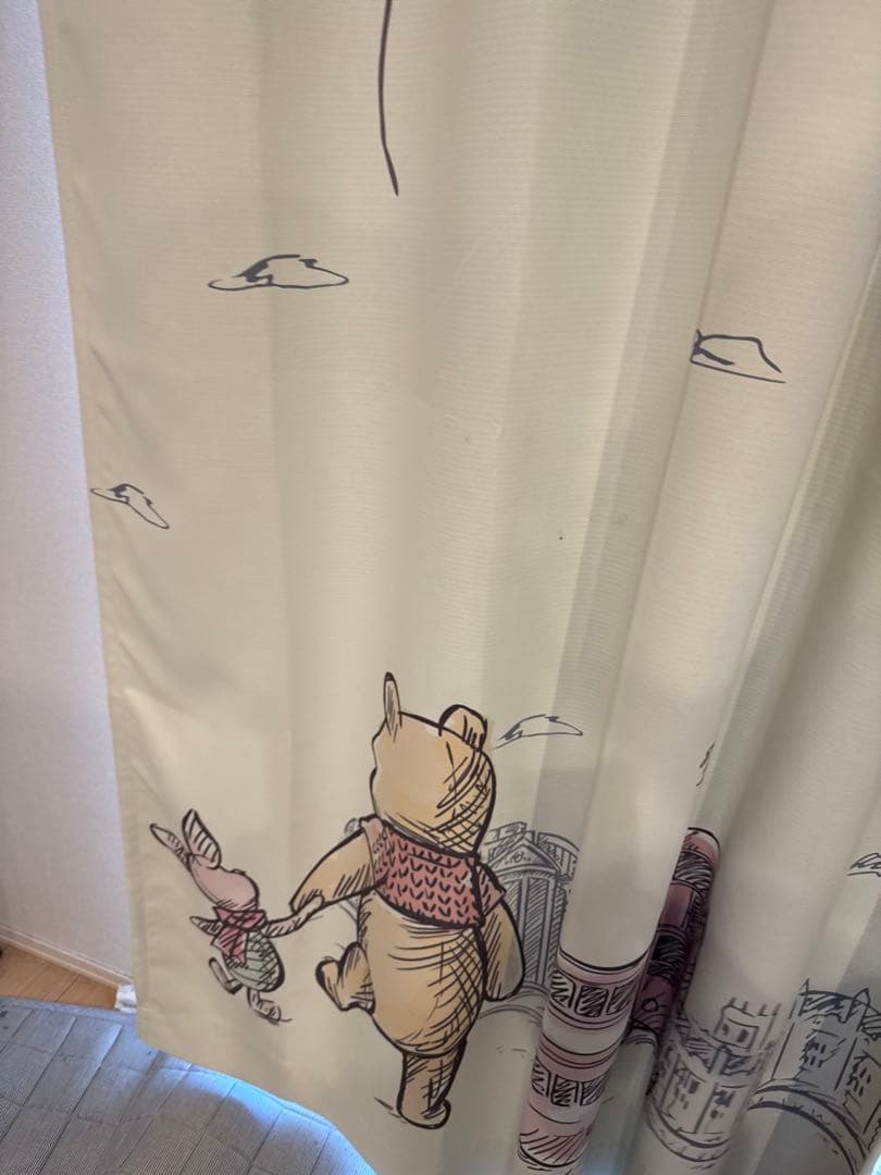 くまのプーさんカーテン