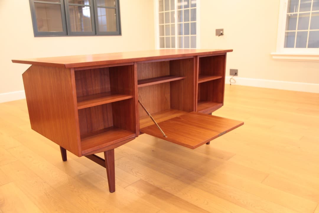 ヴィンテージ（チーク）デスク