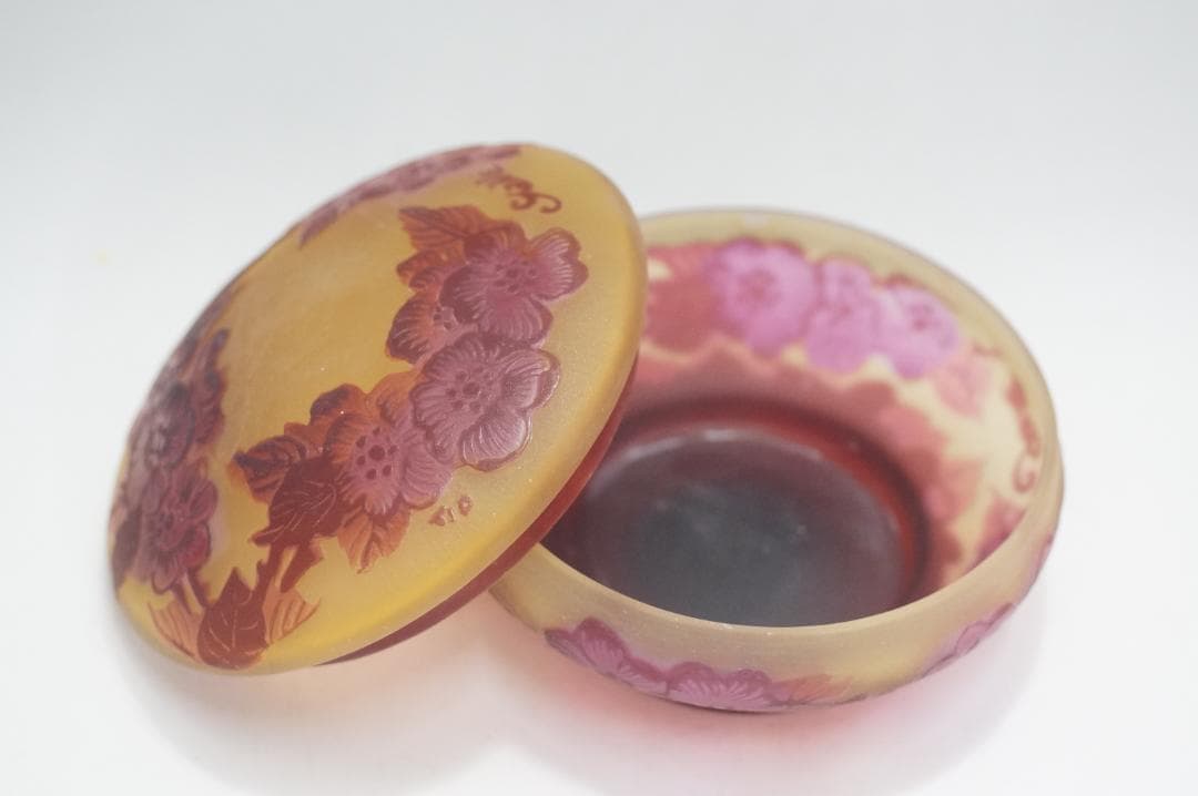 エミールガレ ボンボニエール 蓋つき カメオ彫り 被せガラス 高さ8cm