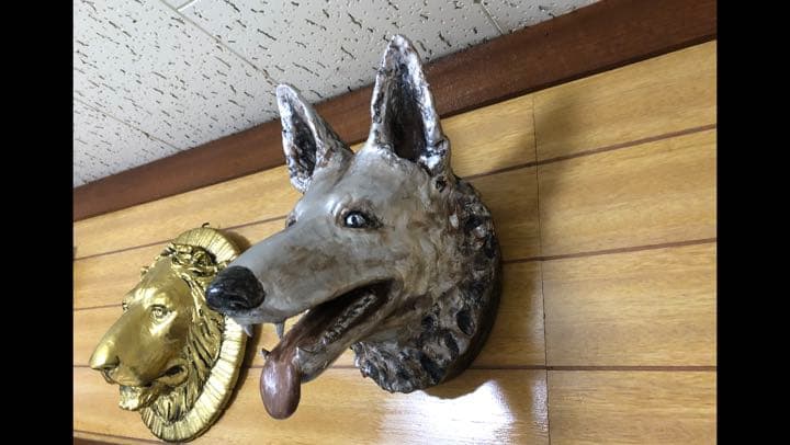 今村三郎作品 [シェパード犬] 石膏彫刻 10万円。