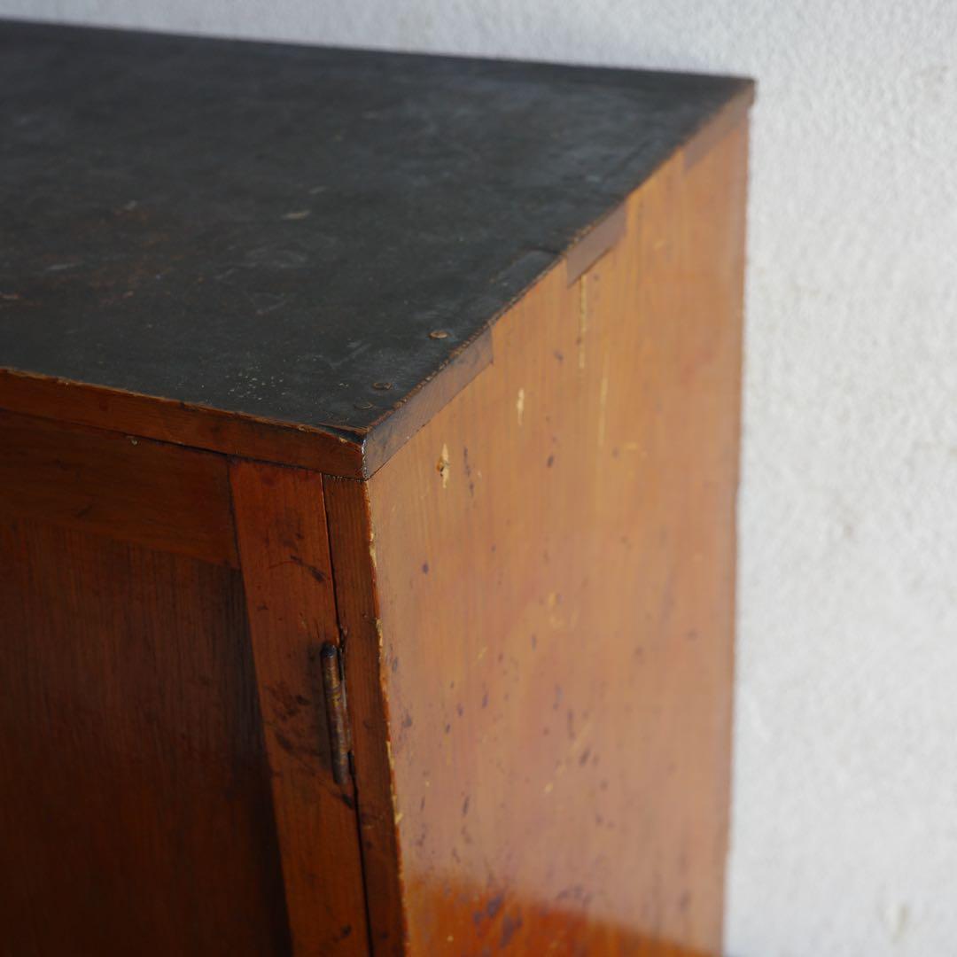 お値下げ！開き扉の棚　スパイスラック