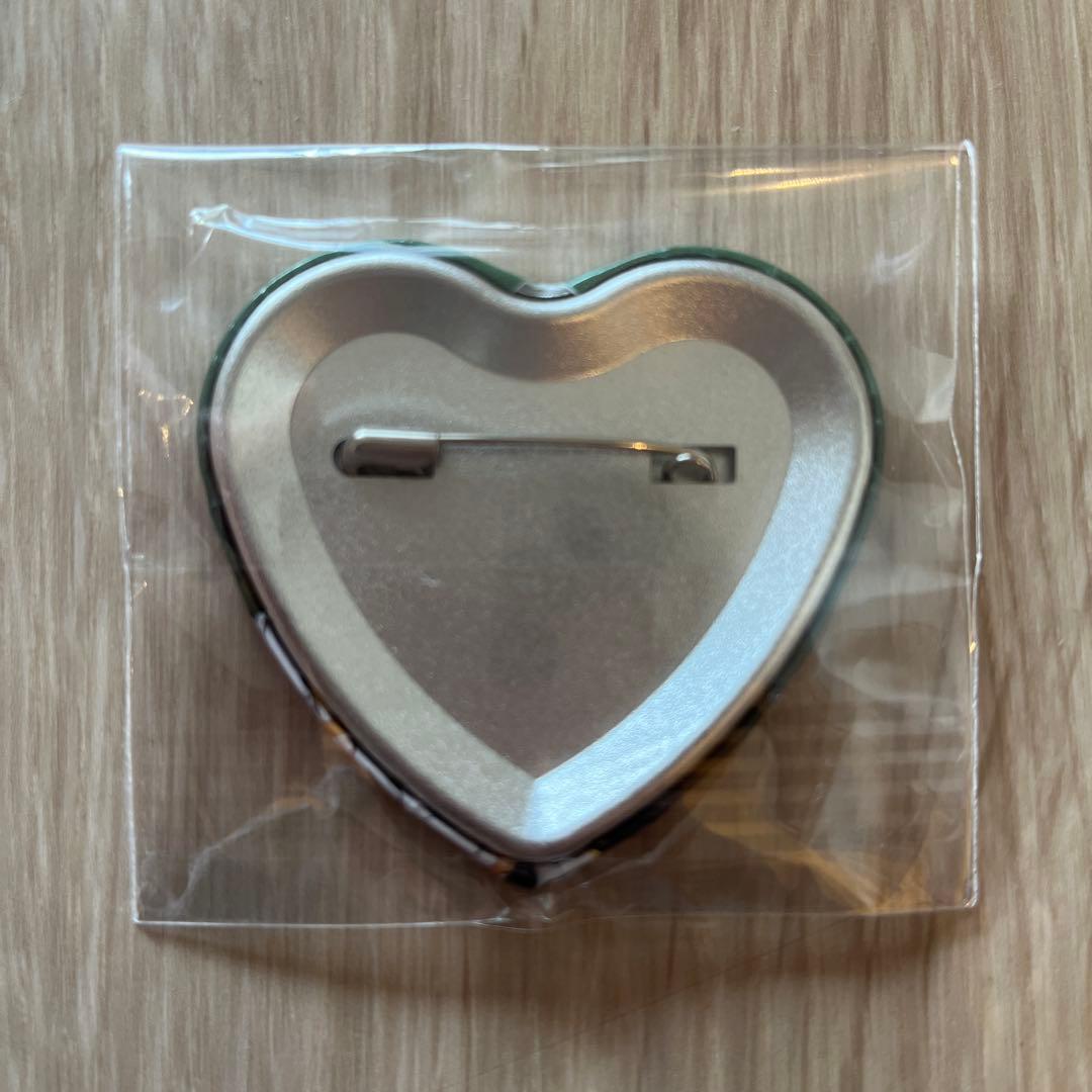 進撃の巨人 リヴァイ 特典 ハート型缶バッジ WIT STUDIO 激動 限定品