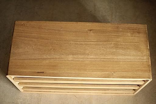 古い木製の引き出し3段　チェスト　桐箪笥　食器棚　シャツケース　収納棚　古家具