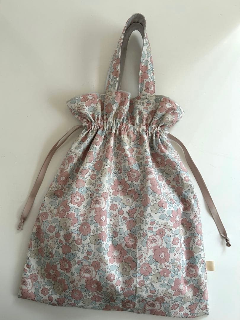 リバティ生地使用 ハンドメイド巾着バッグ betsyオールドピンク - メルカリ
