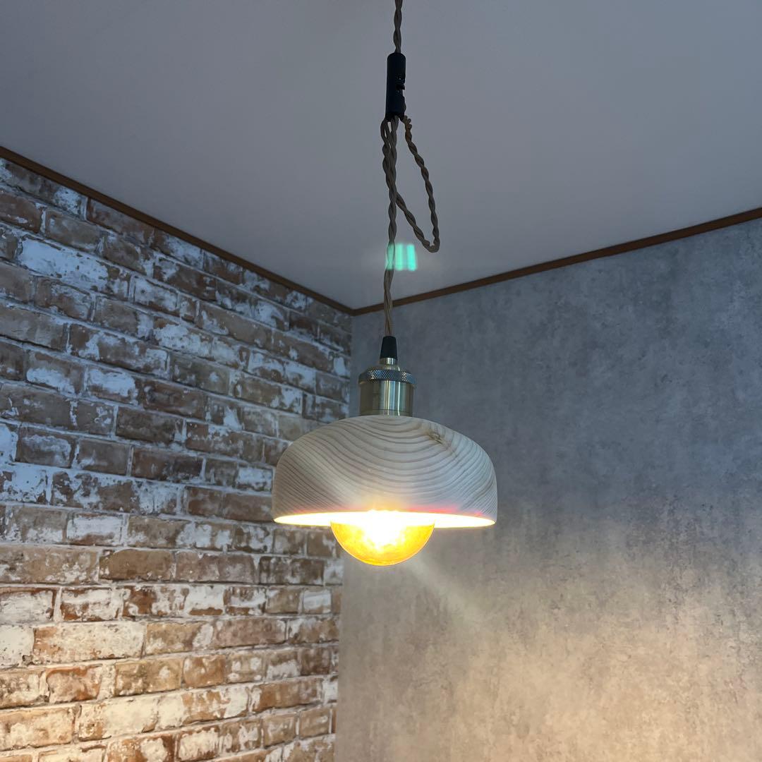 ハンドメイド 桧の木製ペンダントライト／優しい木目／ナチュラル照明