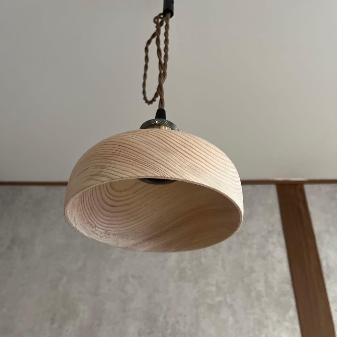 ハンドメイド 桧の木製ペンダントライト／優しい木目／ナチュラル照明