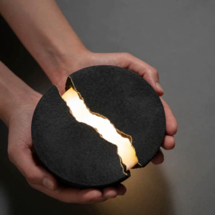 Teno｜割れたお椀モチーフのBluetoothスピーカーライト「テノ」