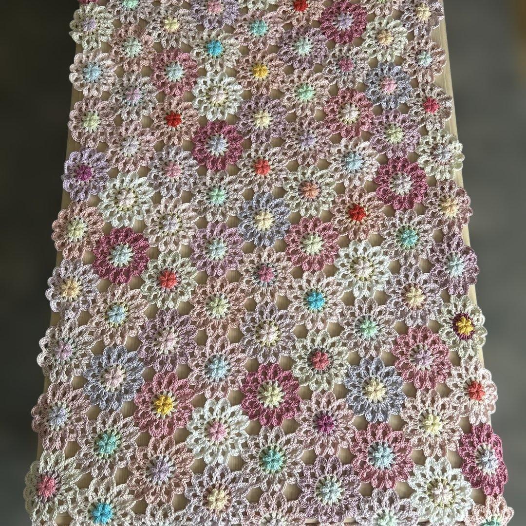 かぎ針編み お花のモチーフ編み　ブランケット　マルチカバー　手編み ピンク
