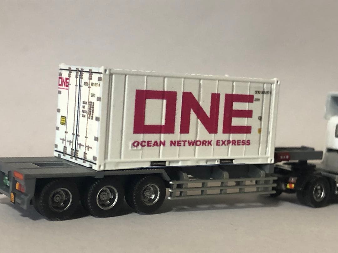 三菱ふそうスーパーグレートOEN20ft海上冷凍コンテナトレーラー