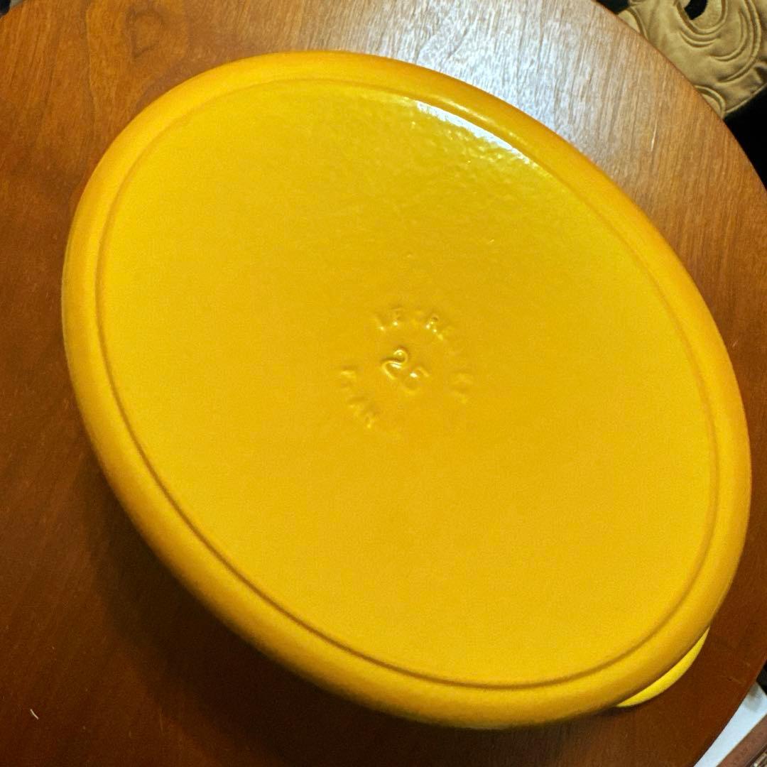 未使用 ルクルーゼ ココットオーバル 25cm ディジョンイエロー
