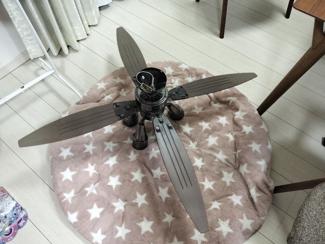 横浜市近辺でしたら直接お届けします!　シーリングファンライト間接照明