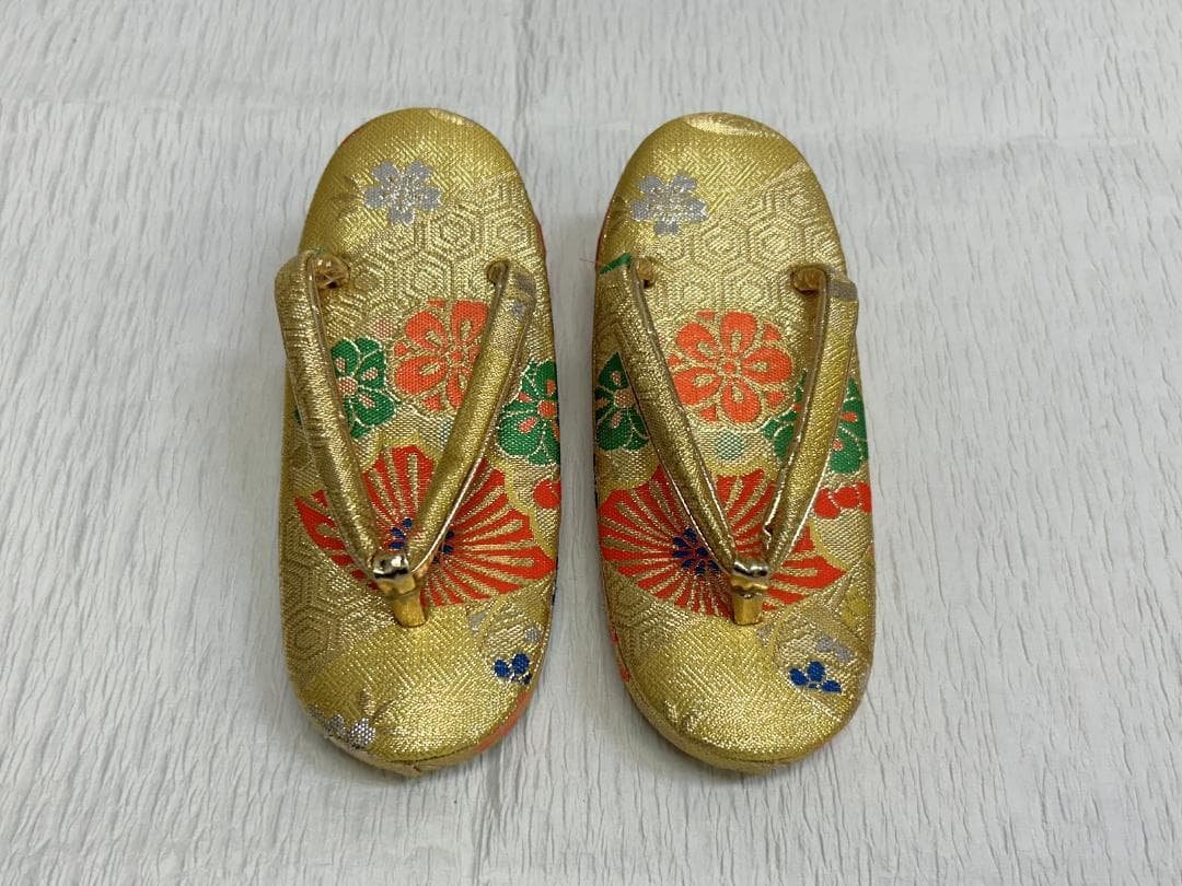 七五三セット　祝帯ペアセット　中サイズ　金　鞠　草履18cm　箱入り