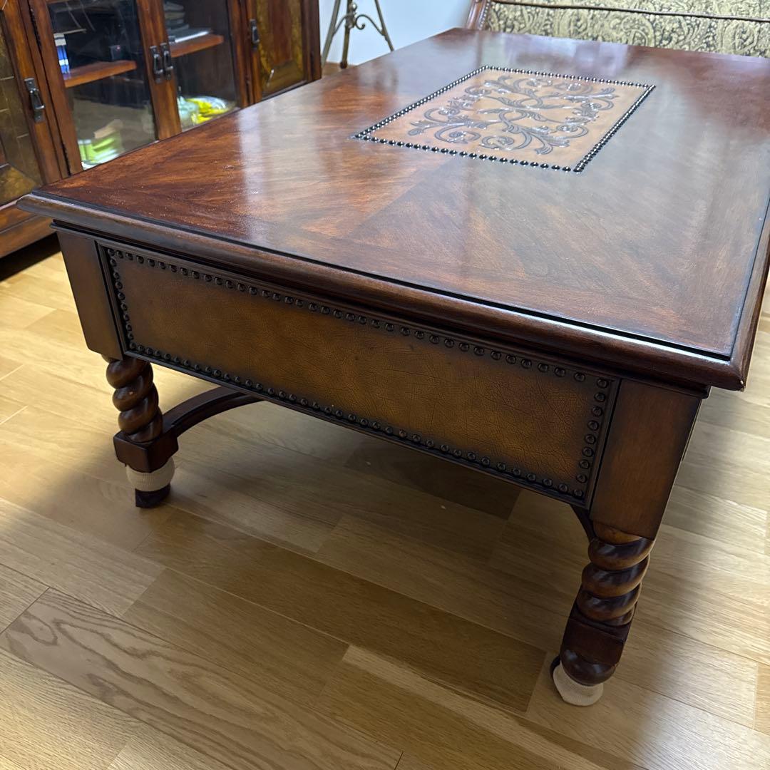 アンティーク調ダークブラウン木製センターテーブル