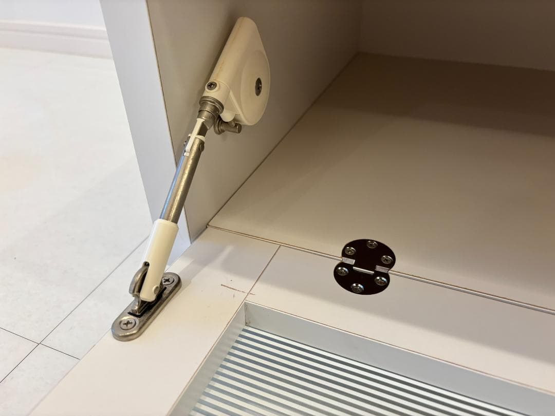 ホワイト ガラス天板 テレビボード 幅125cm【送料込み】