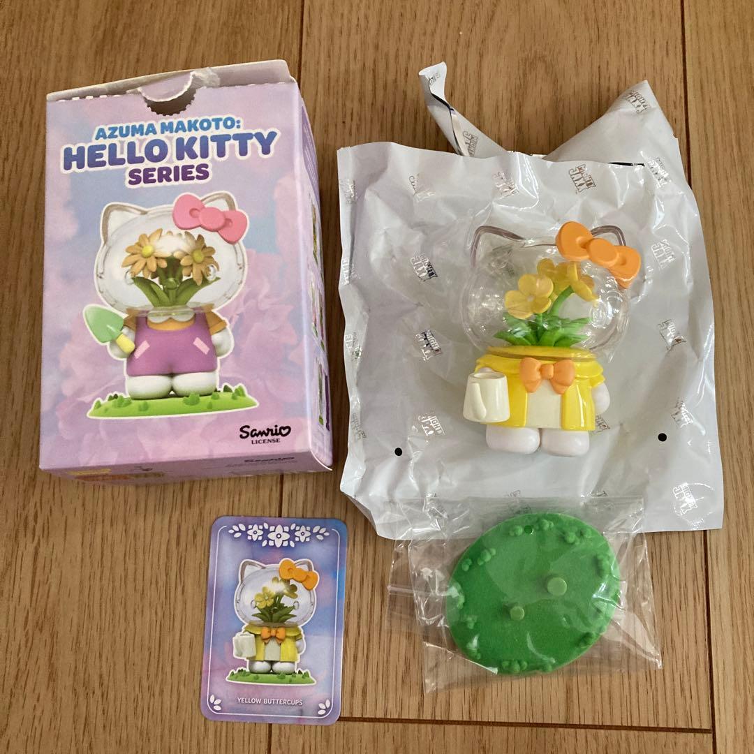 1*3様 ハローキティ 花 フィギュア MIGHTY JAXX 東信 海外限定