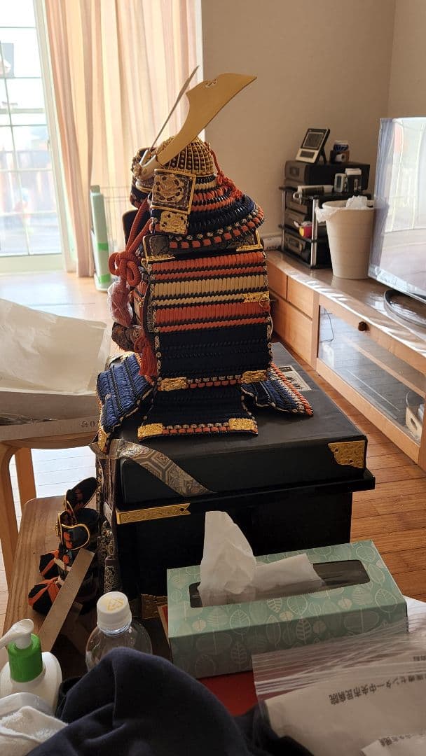 伝統的な黒とオレンジの五月人形10号鈴甲子雄山作品！鍬形は24金貼り