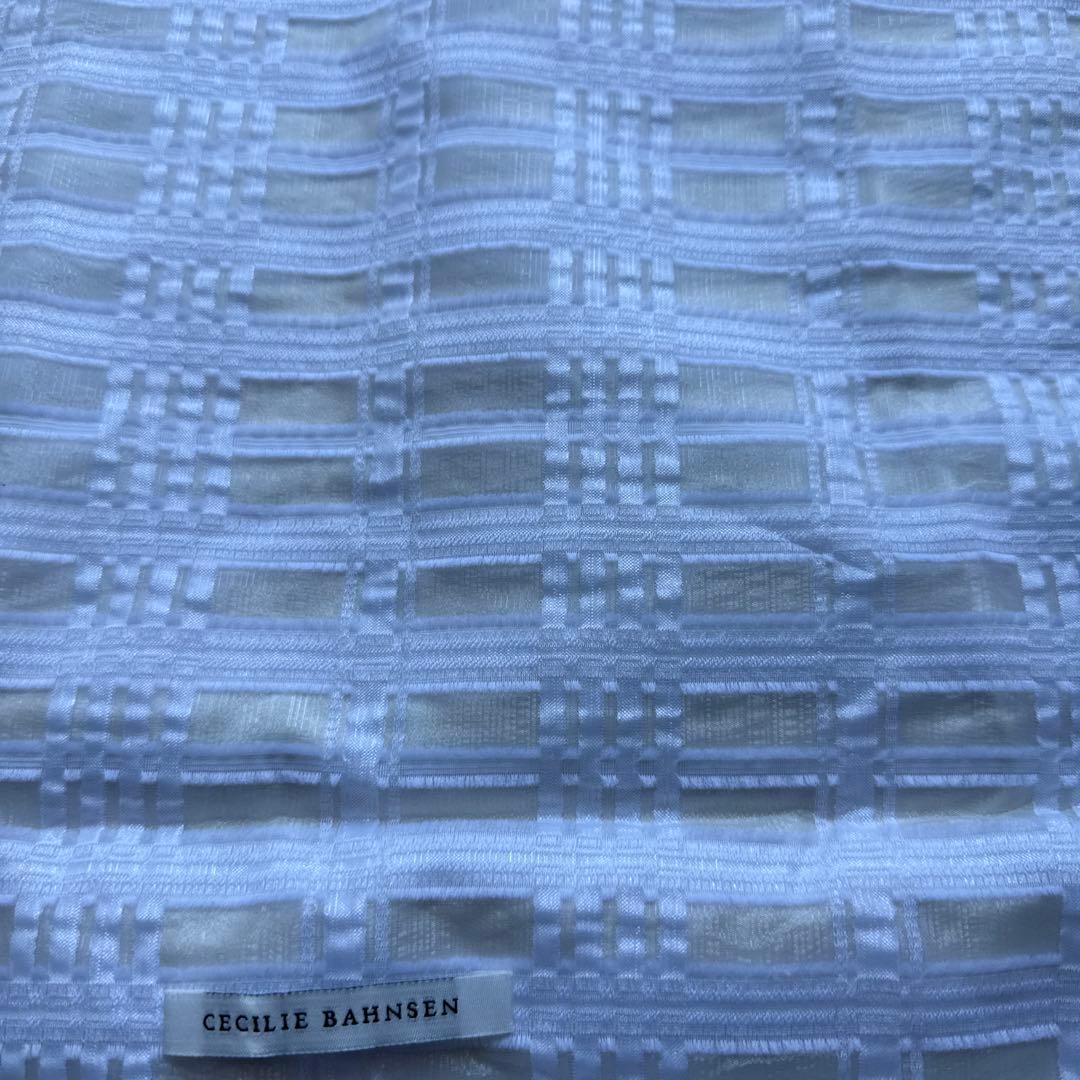 新品未使用　Cecilie Bahnsen ホワイトクッションカバー