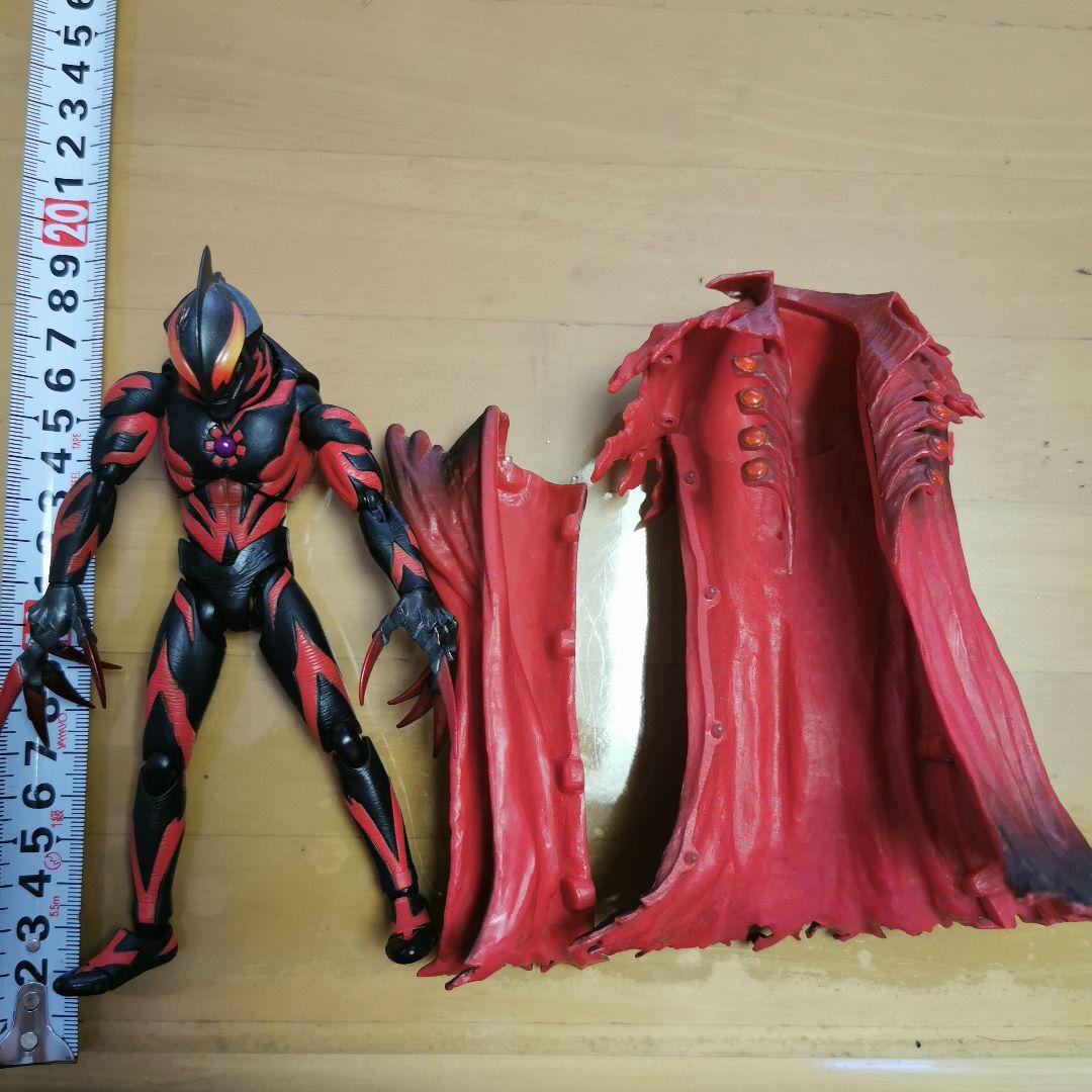 劇場版ウルトラマンゼロ　ウルトラアクト　カイザーベリアル　フィギュア