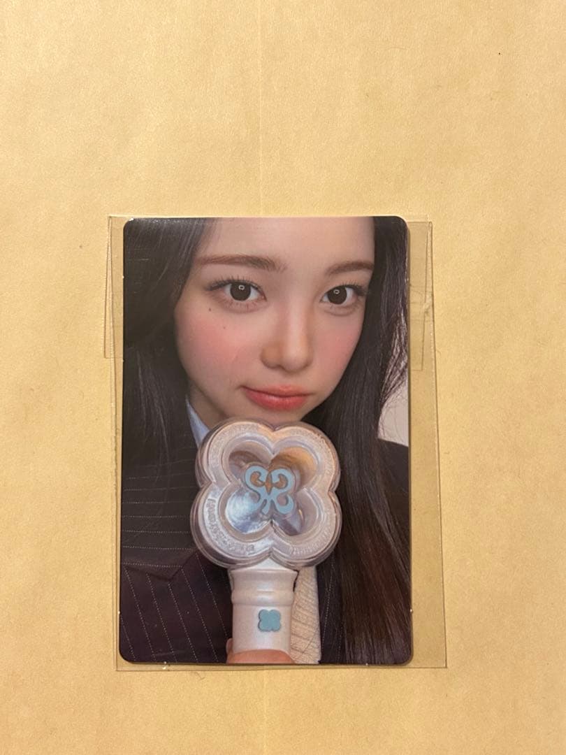 Hearts2Hearts イアン ペンライト トレカ - メルカリ