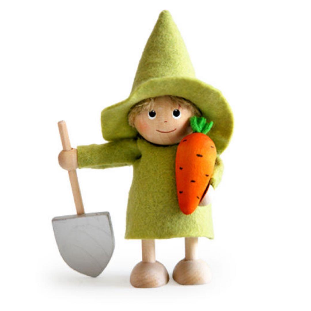 ノルディックギフト　人参とシャベルを持った男の子とお花を持った女の子