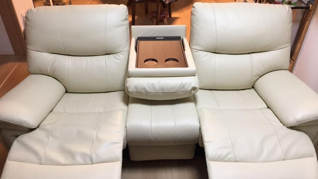 【リラックマ】ヤマダ電機　電動リクライニングソファ　本革ホワイト色　保証残