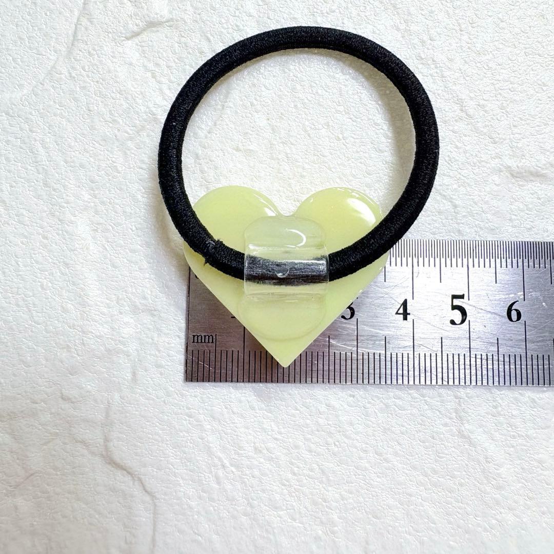 ③-⑰レジンヘアゴム。シマエナガ。スターフラワー。イエロー。 - メルカリ