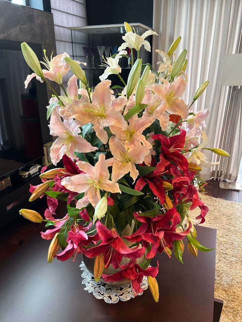 美品】巨大エミリオロバ 豪華なユリの造花アレンジメント