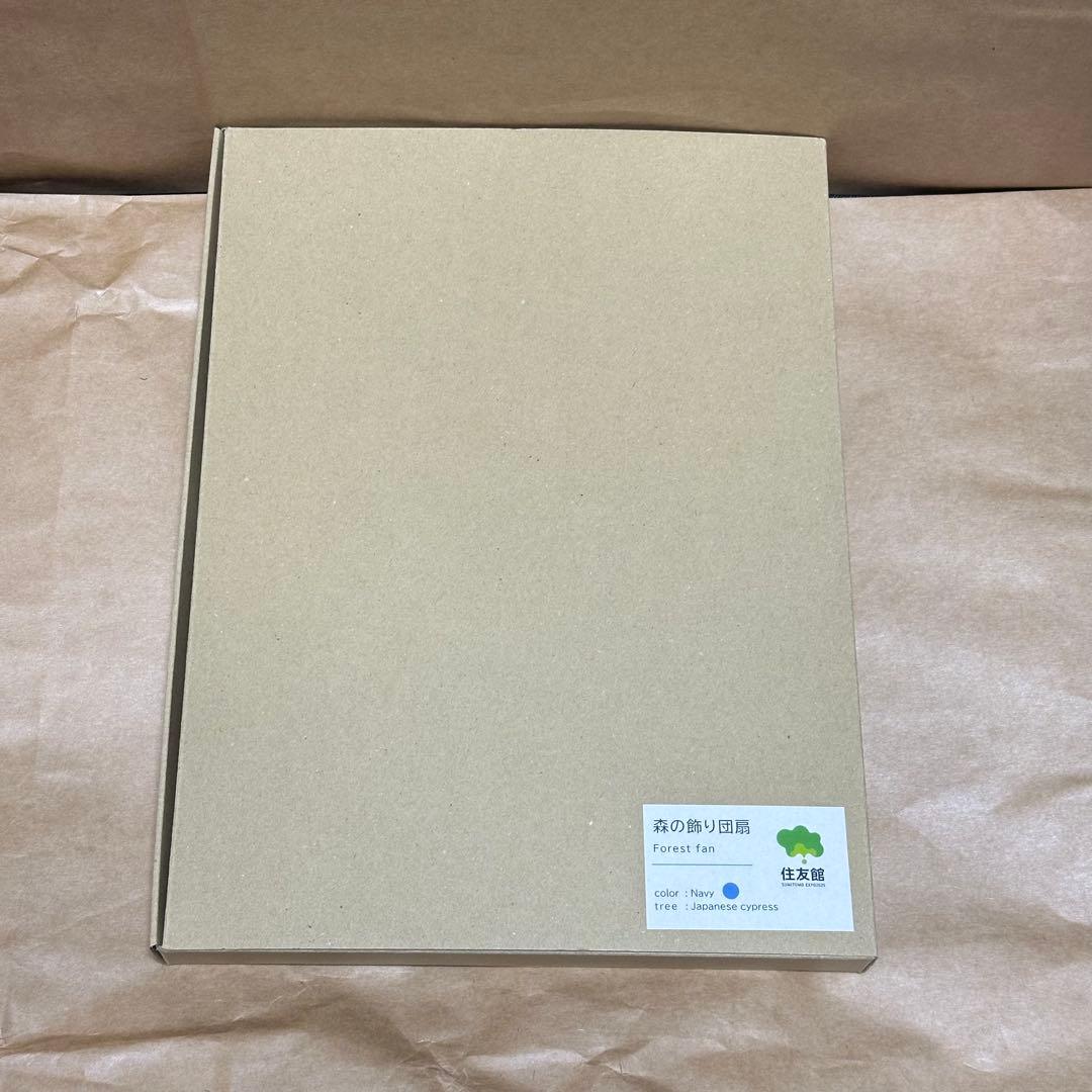住友館 森の飾り団扇 ヒノキ ネイビー 大阪関西万博 2025 ディスプレイ