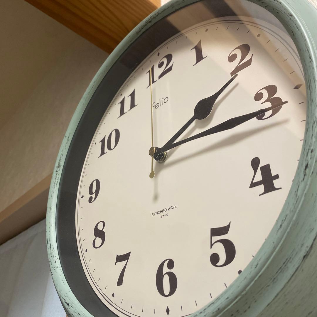 いつも優しく見守ってくれてる母なる摩天楼その名も掛け時計