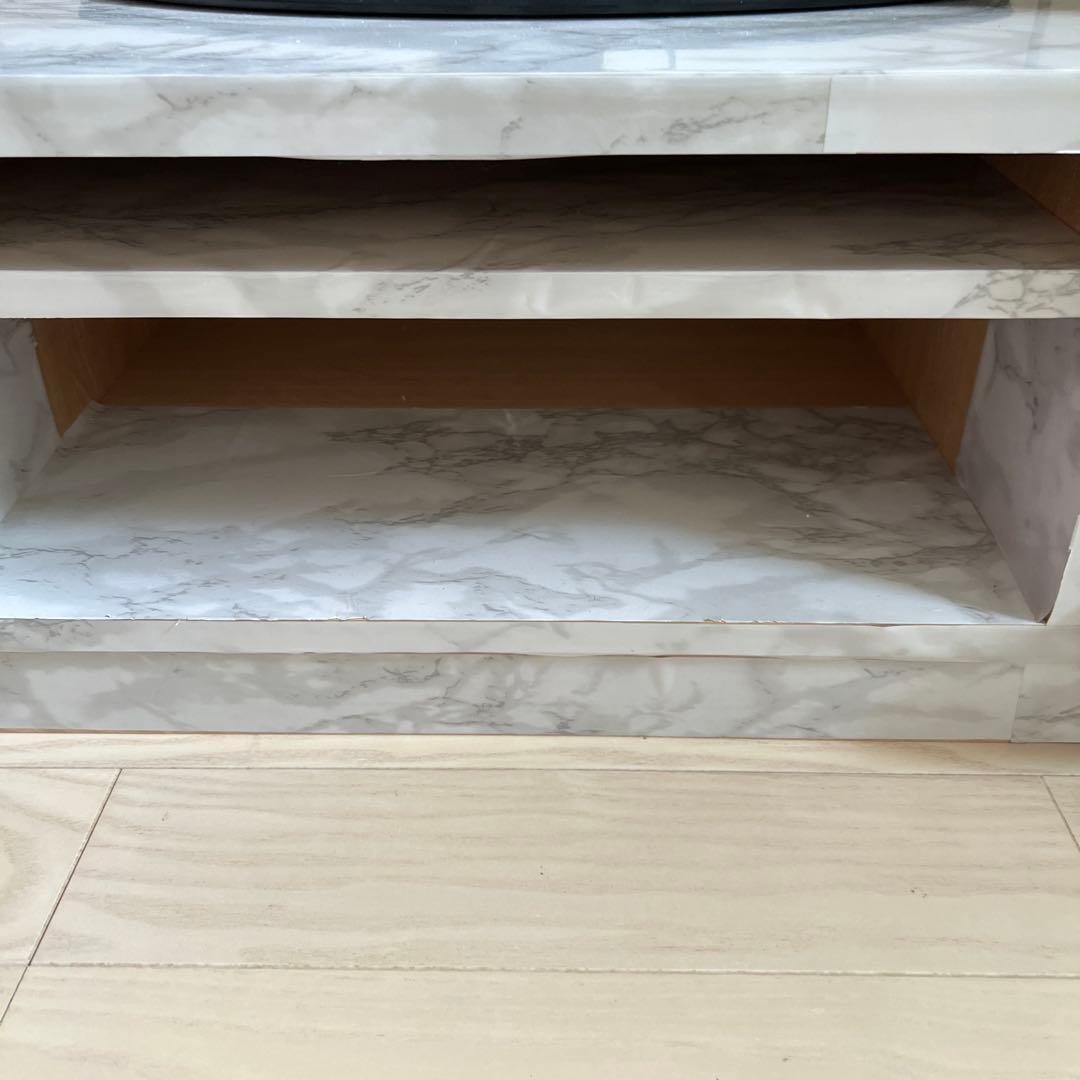 テレビ台　横幅137奥行き38.5高さ28