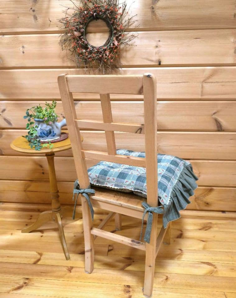 ⭐️アメリカンカントリー雑貨❤フリフリチェアパッド　グリーン系バラ柄♡45cm角