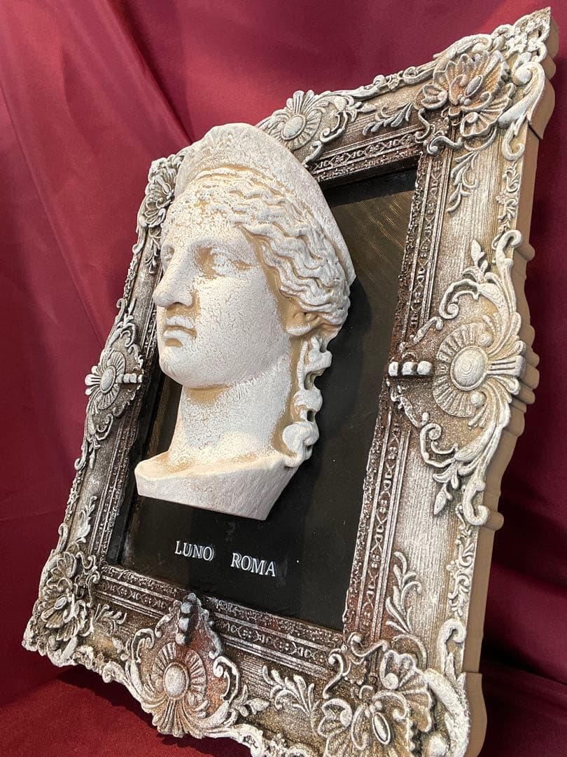 ローマの女神ユノ,またはギリシャの女神ヘラ。女性、愛、そして子供たちの守護神。