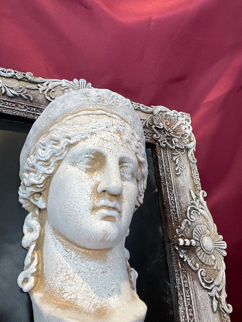 ローマの女神ユノ,またはギリシャの女神ヘラ。女性、愛、そして子供たちの守護神。