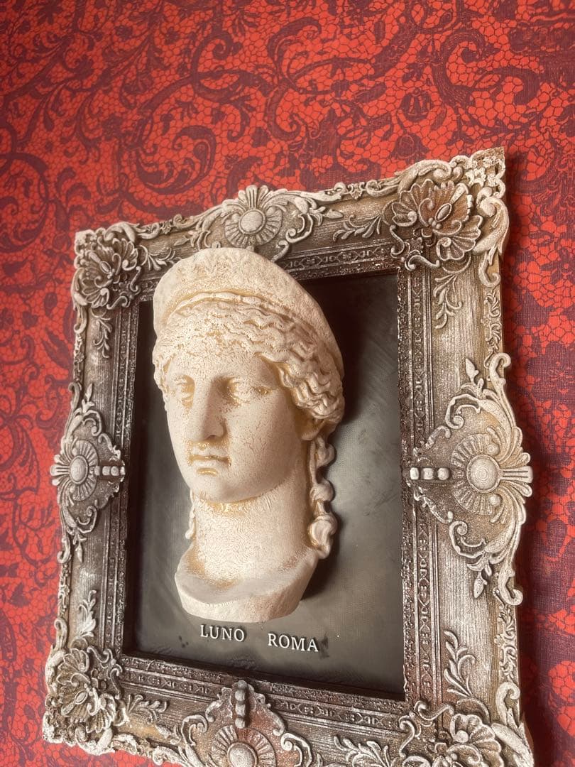 ローマの女神ユノ,またはギリシャの女神ヘラ。女性、愛、そして子供たちの守護神。