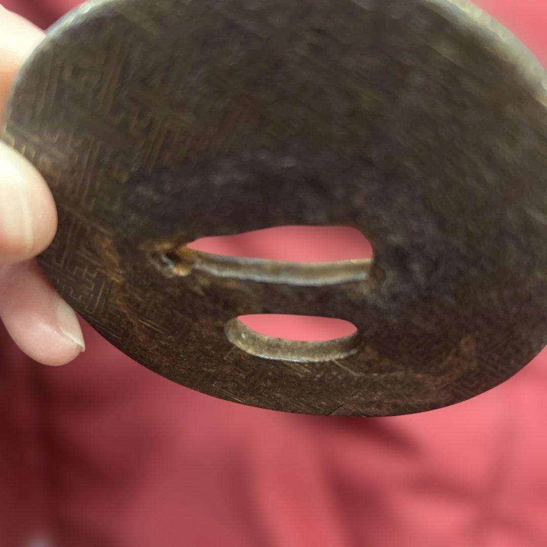 日本刀 鍔（つば） 鉄地 金象嵌 紗綾形文様 時代物 140g 日本刀 鍔（