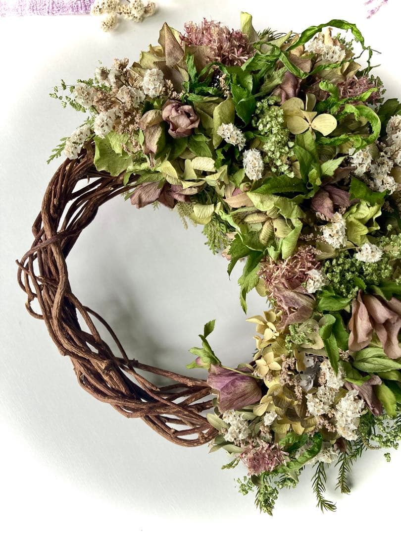 クリスマスローズ　くすみパープル　オーバルハーフリース　ドライフラワー