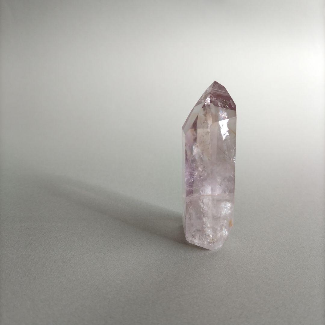 【匿名配送】天然石 蛍光 ファントムアメジスト ポイント ポリッシュ