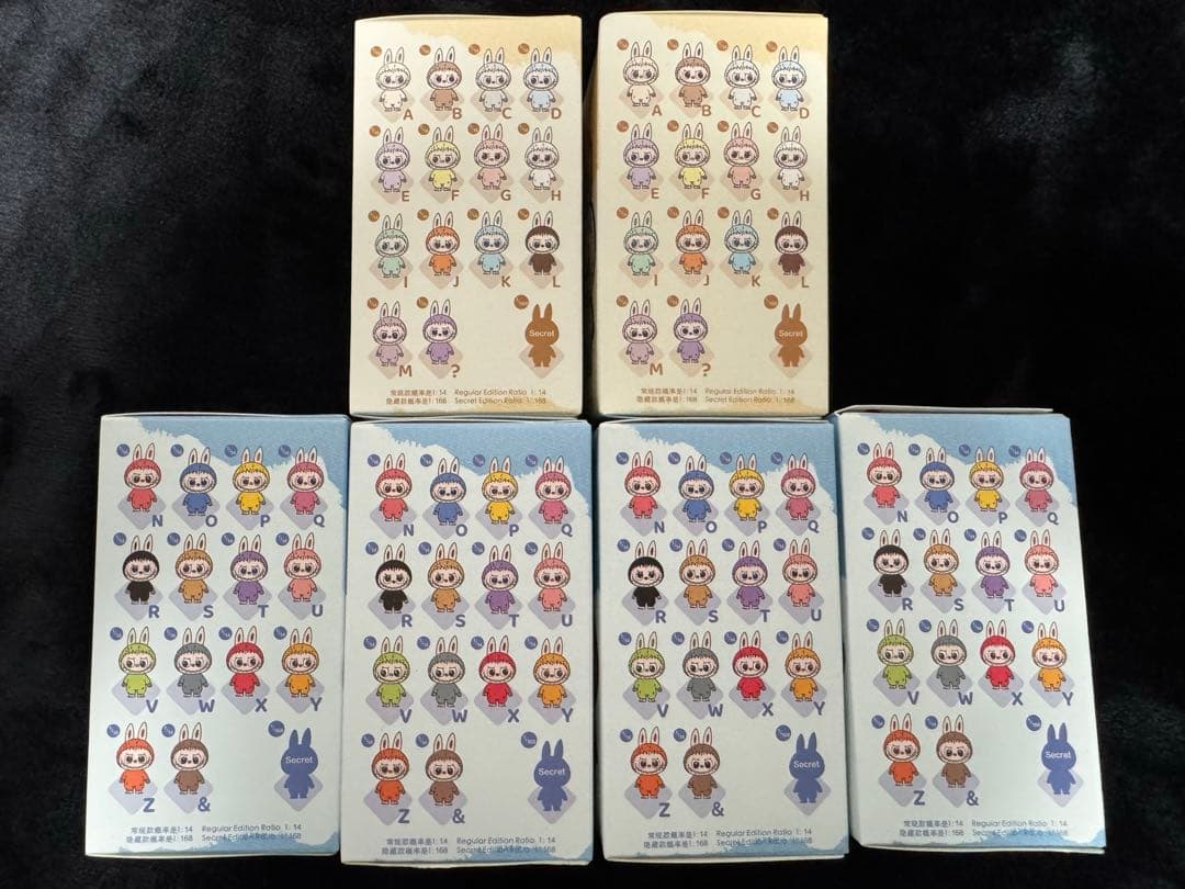 THE MONSTERS PIN FOR LOVE イニシャル ラブブ