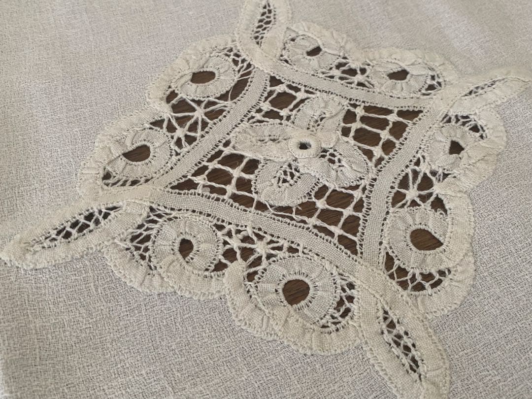 iori バテンレース　テーブルクロス　ハンドワーク　蚤の市