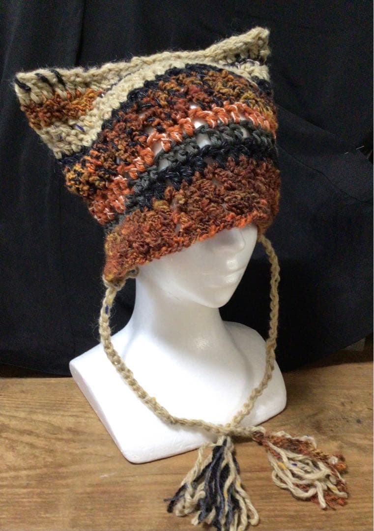 手作り猫耳ニット帽　茶　ベージュ　黒　モールみたいな糸　紐取り外し可能