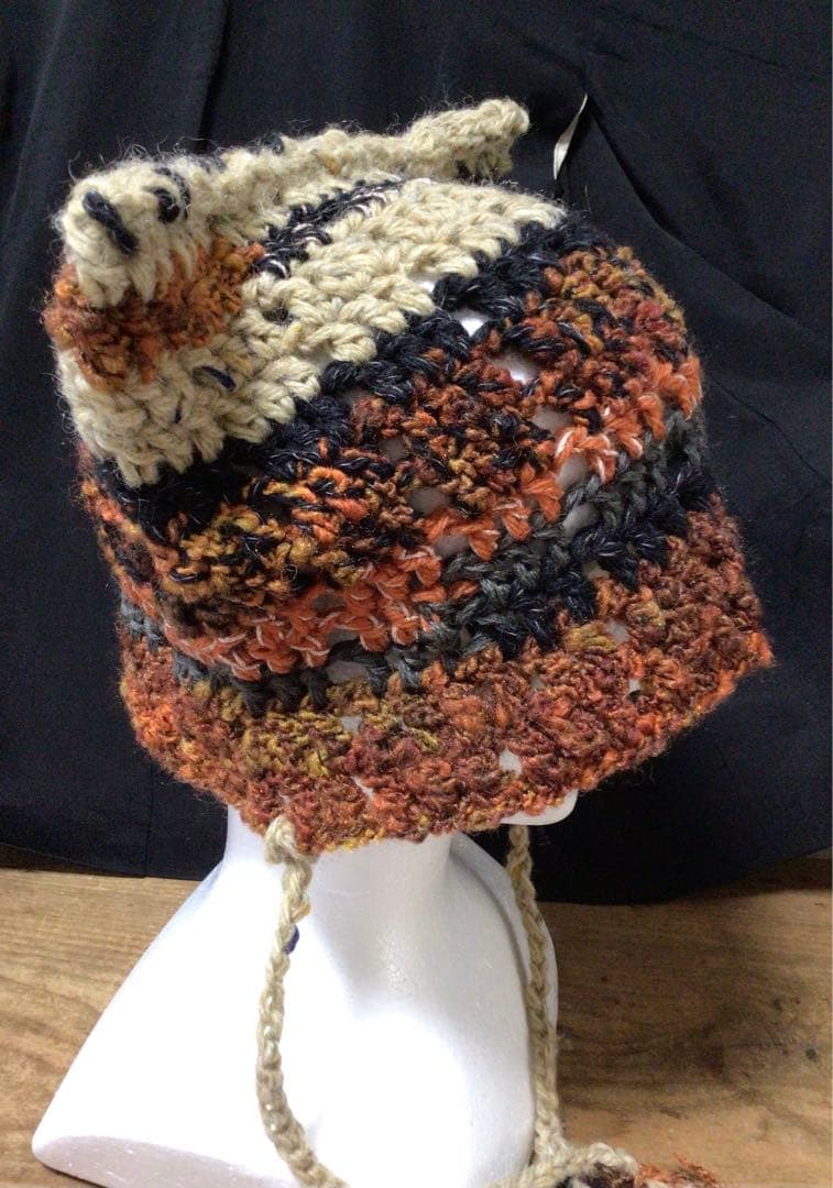 手作り猫耳ニット帽　茶　ベージュ　黒　モールみたいな糸　紐取り外し可能