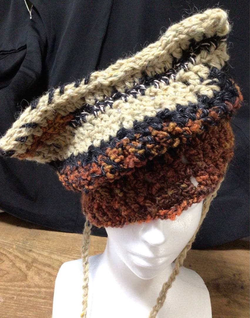 手作り猫耳ニット帽　茶　ベージュ　黒　モールみたいな糸　紐取り外し可能