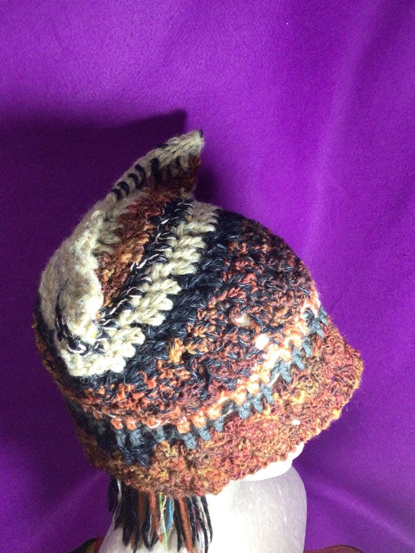 手作り猫耳ニット帽　茶　ベージュ　黒　モールみたいな糸　紐取り外し可能