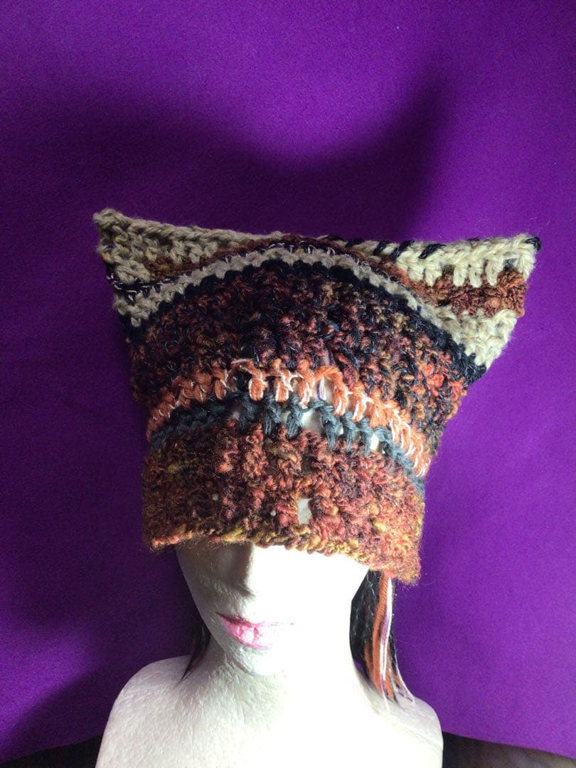 手作り猫耳ニット帽　茶　ベージュ　黒　モールみたいな糸　紐取り外し可能