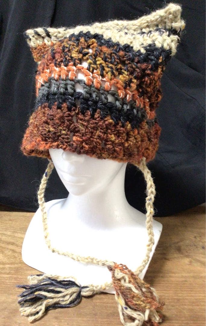手作り猫耳ニット帽　茶　ベージュ　黒　モールみたいな糸　紐取り外し可能