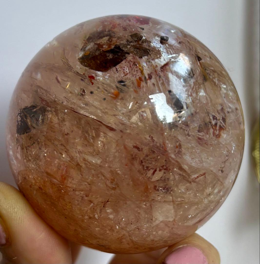 高品質《内部パイライトキューブ共生》ファイヤークォーツ スフィア 希少鉱物標本